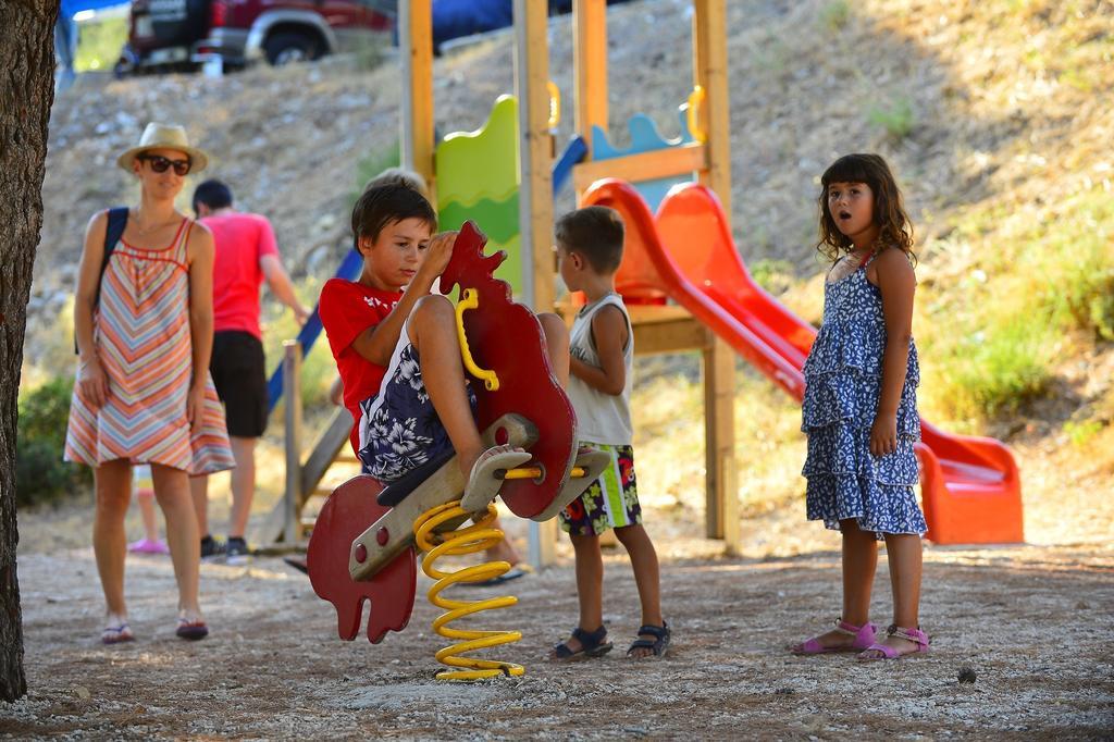 Happy Camp Mobile Homes In Camping Amadria Park Camping Trogir Seget Vranjica Extérieur photo
