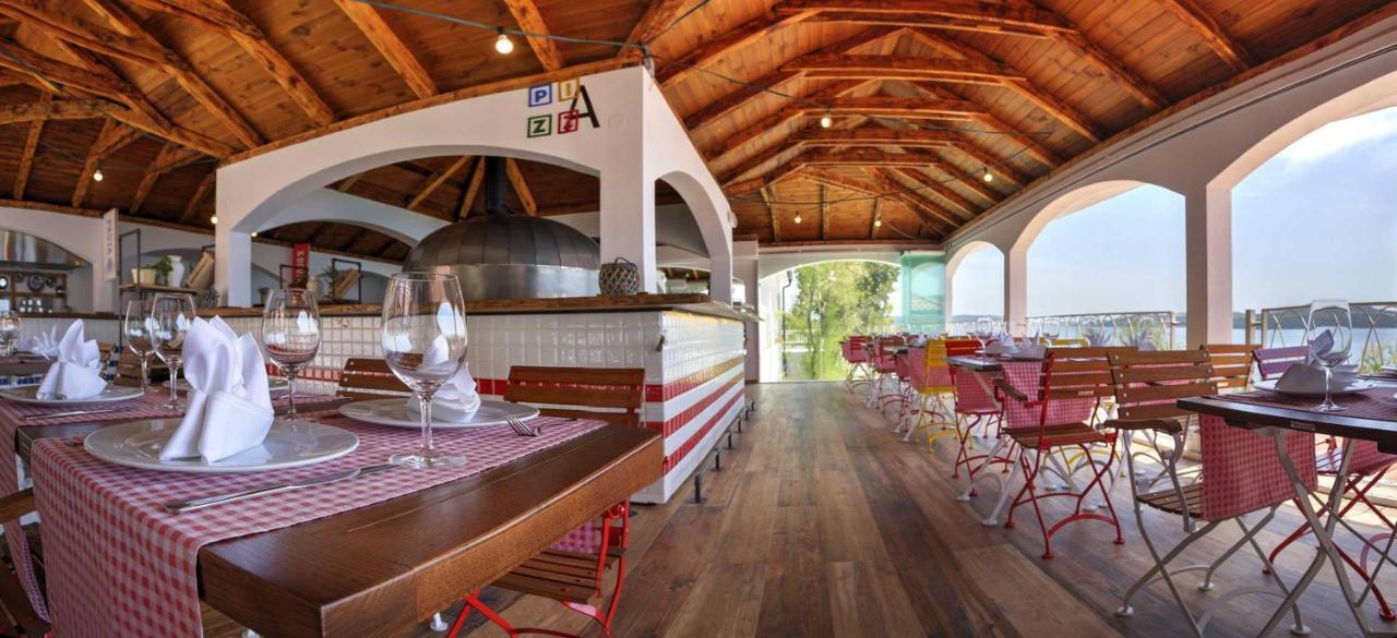 Happy Camp Mobile Homes In Camping Amadria Park Camping Trogir Seget Vranjica Extérieur photo
